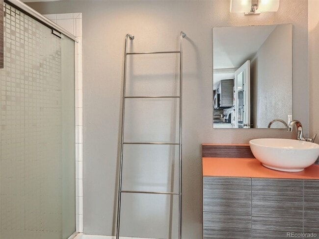 Photo - "Charming Studio Duplex Retreat in Englewood – Cozy 1 Bed, 1 Bath Gem!" Unit 2