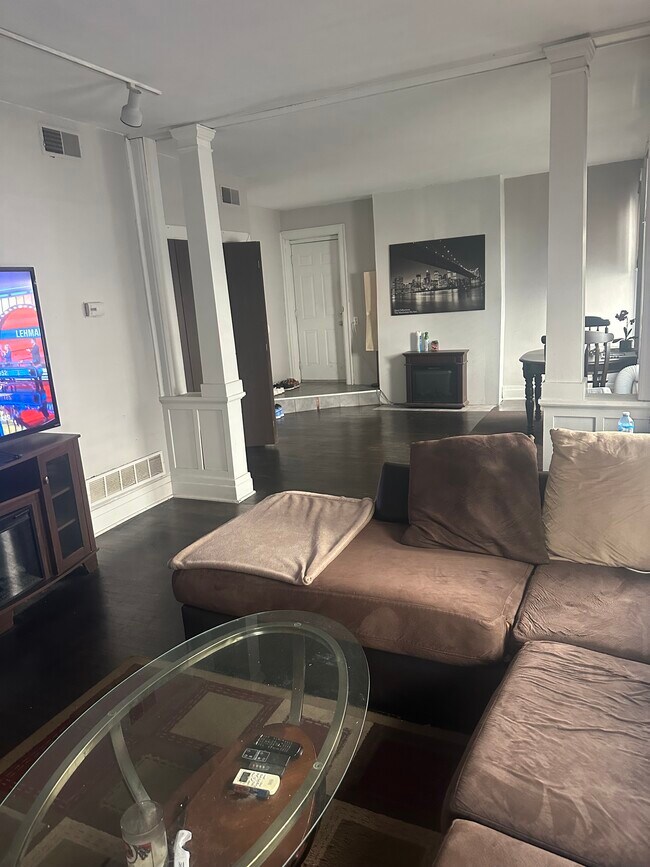 Photo - 569 Elmwood Avenue Unit 3