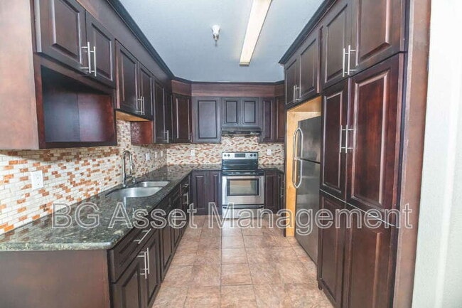 Photo - 1459 MacArthur Blvd Unit 46