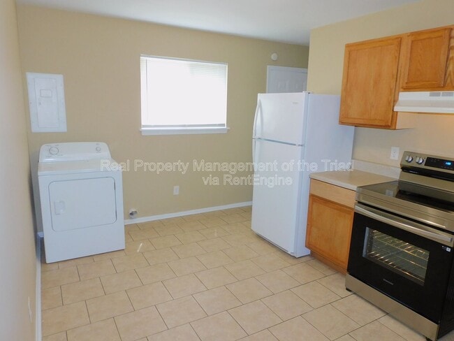 Photo - 4302 Parker St Unit E