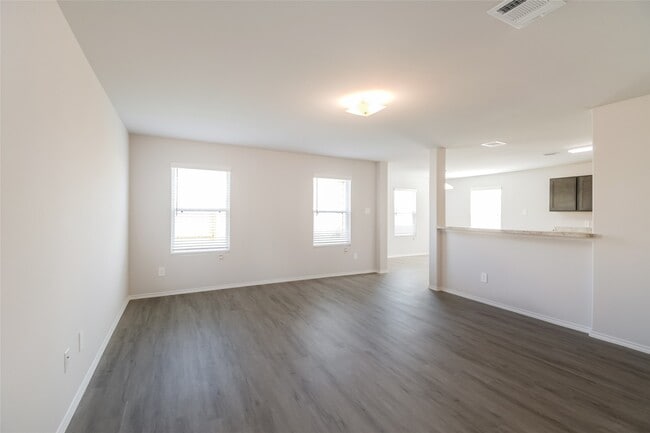 Photo - 4906 Giant Sequoia Way