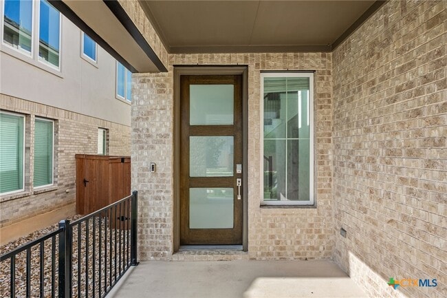 Photo - 2145 Stampede Dr