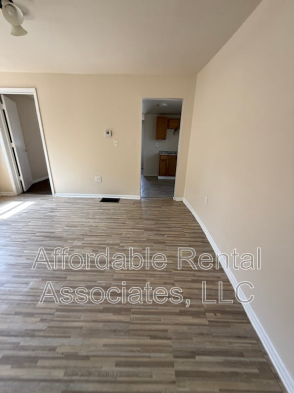 Building Photo - 1425 S 11th St Unit Lower