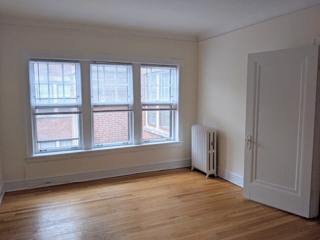 Photo - 727 Hinman Ave Unit 3E