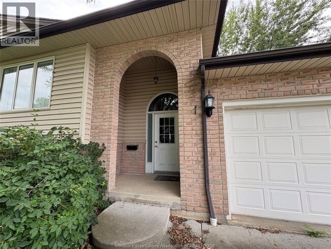 Photo - 2141 Longfellow Ave