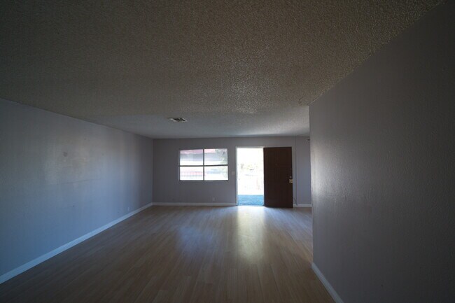 Photo - 5282 S Maryland Pkwy Unidad D