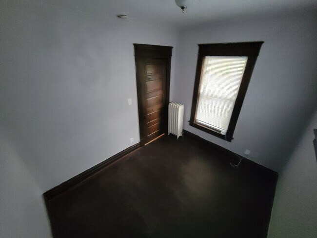Photo - 307 N Chestnut St Unit 1