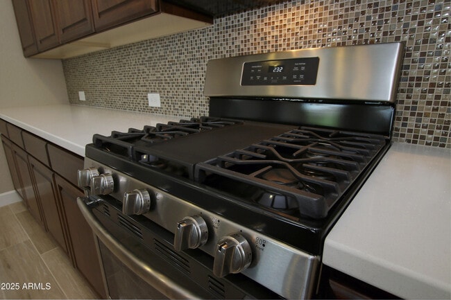 Photo - 16931 W Holly St