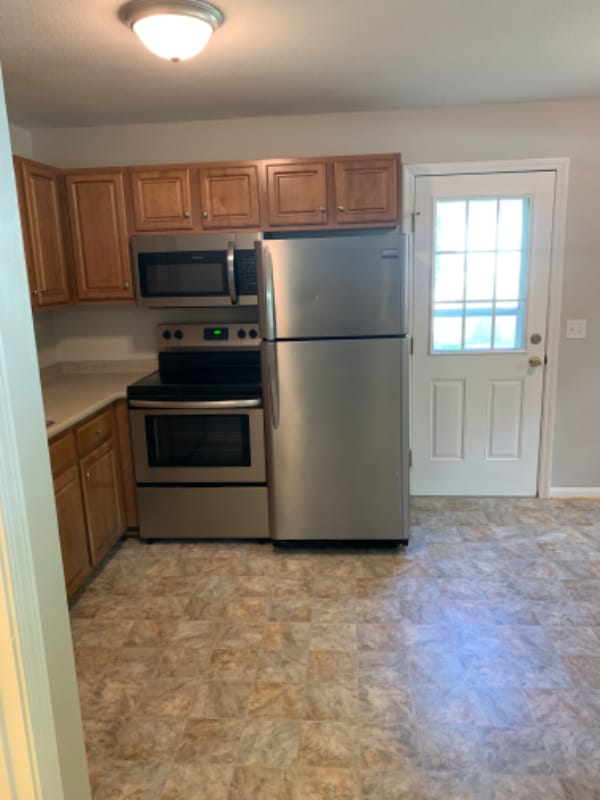 Photo - 139 S Main St