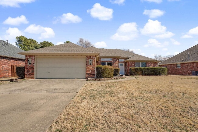 Photo - "Discover Your Dream Home: Spacious 4-Bedroom Retreat in Rogers, AR!"