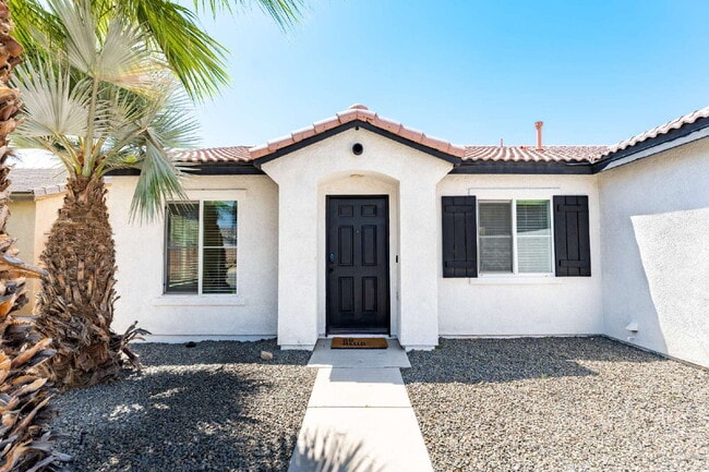 Photo - Coachella 4 Bedrooms Stunner