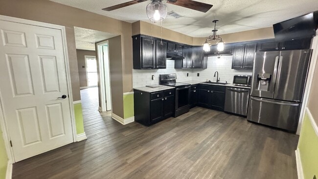 Photo - 114 Westchase Dr