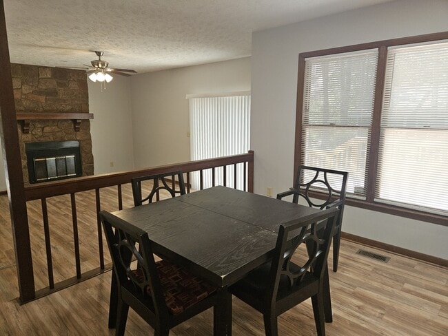 Photo - 5590 Bellflower St