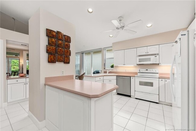 Photo - 2201 NW Seagrass Dr