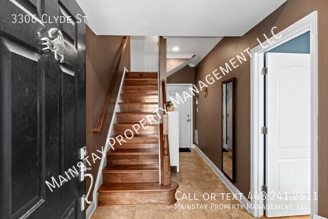 Photo - 3306 Clyde St