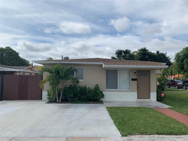 Photo - 1200 SW 31st Ave Townhome