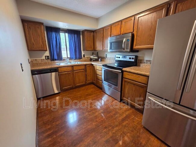 Building Photo - 2335 Southwood Pl