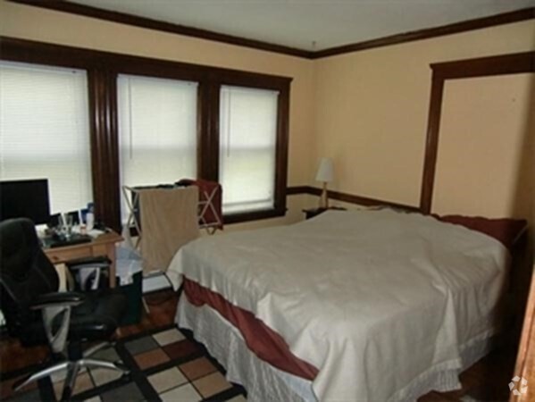 Building Photo - 5 Granite St Unit 1 Rental