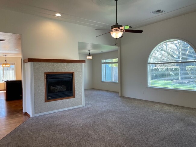 Photo - Stunning 3 Bedroom 2 Bath Home- Located in Friendly Central Point-Over 1600 Sq. Ft.