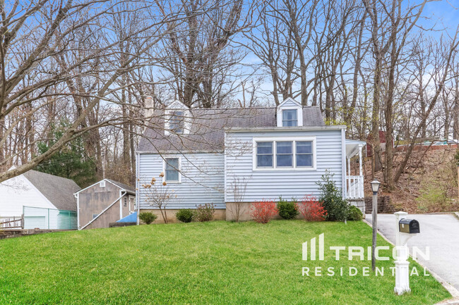 Building Photo - 34 Fahnestock Rd Rental