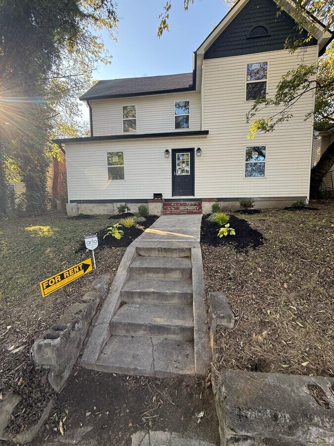 Photo - 2827 E 5th Ave