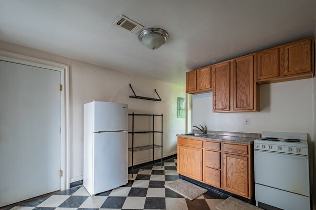 Building Photo - 86 S 15th St Unit 2 Rental