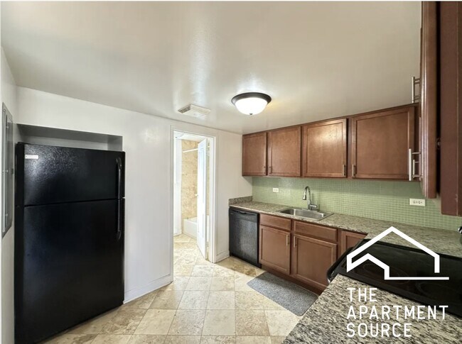 Photo - 7630 N Milwaukee Ave