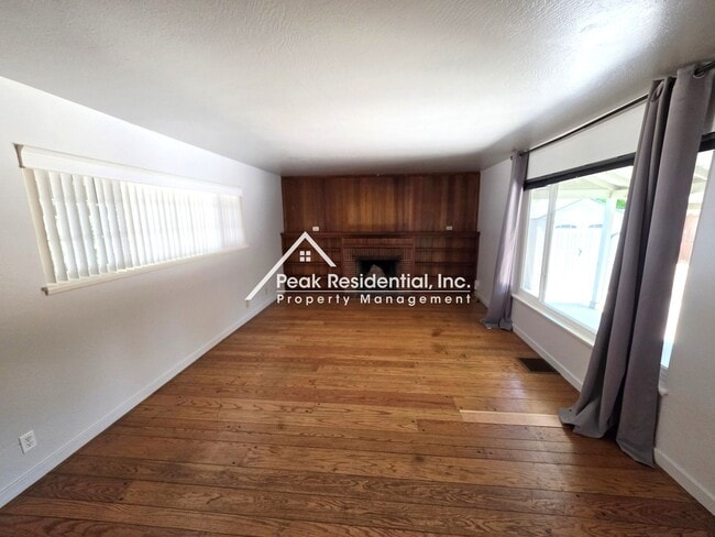 Photo - Very Nice 3bd/1.5ba House!