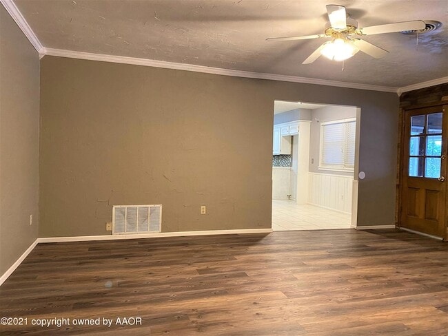 Photo - 6001 Gainsborough Rd