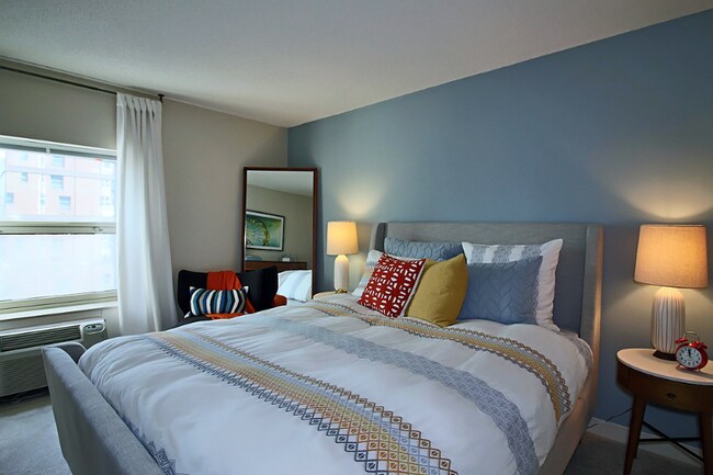 Photo - 11 W Chestnut St