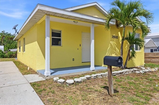 Photo - 3502 19th St W