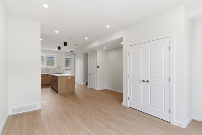 Photo - 7947-7979 79 St NW