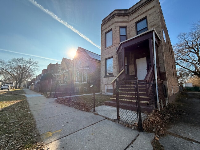 Photo - 7314 S Kenwood Ave Unidad 2