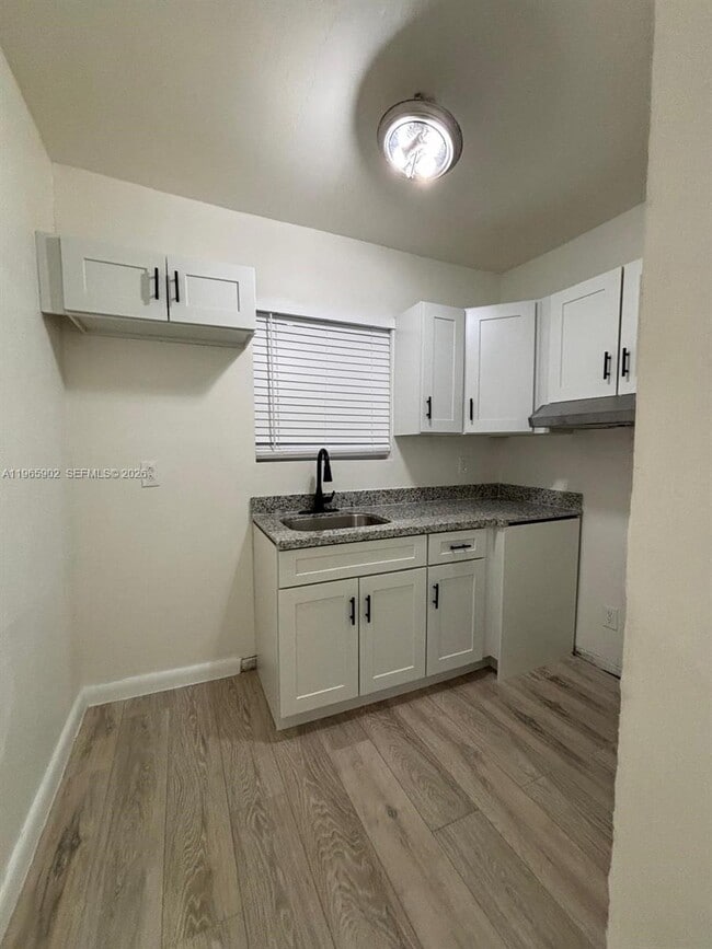 Photo - 200 NW 13th St Unit 5