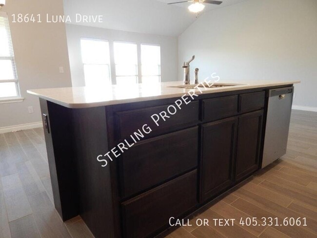 Photo - 18641 Luna Dr