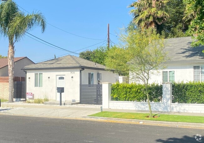 Building Photo - 7346 Ruffner Ave Unit A Rental