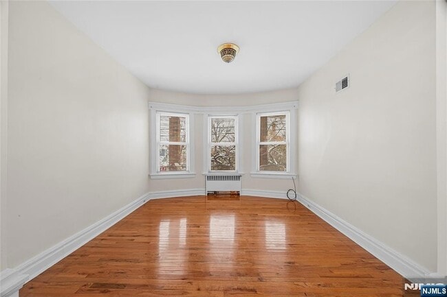 Photo - 287 Hornblower Ave