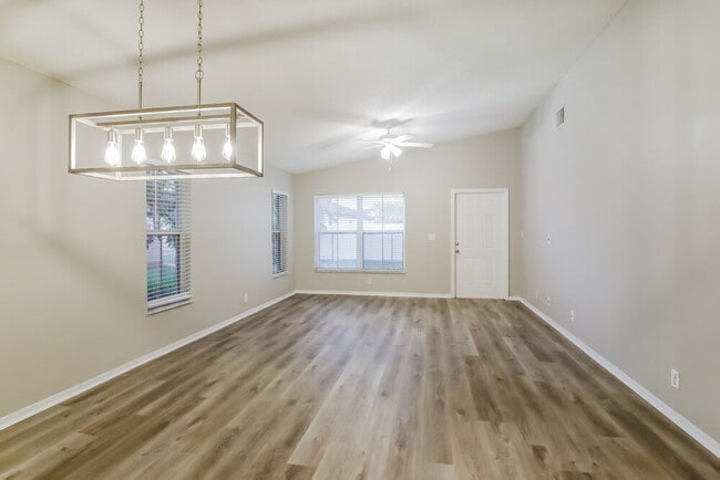 Photo - 16203 10th St