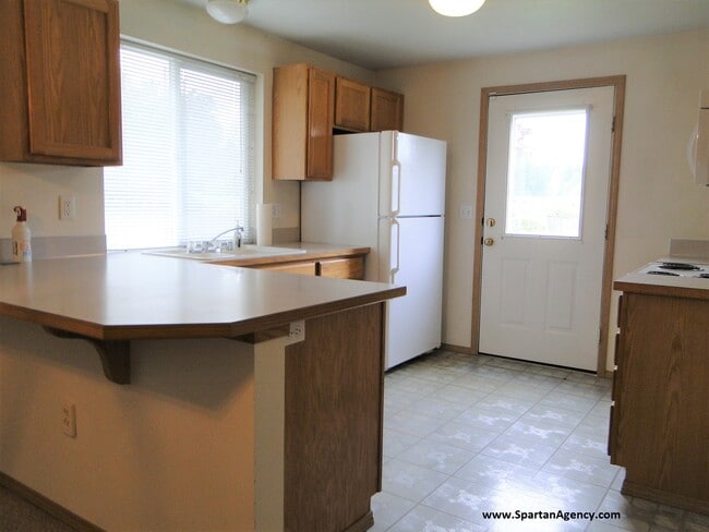 Photo - 16114 93rd St E