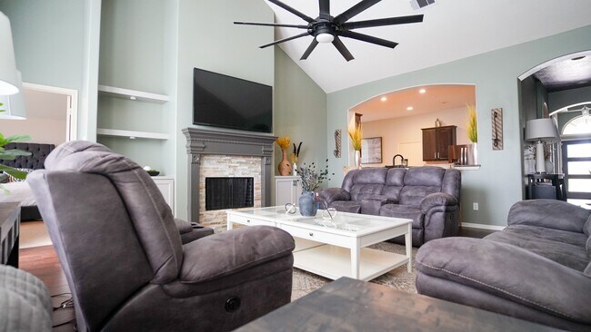 Photo - 2109 Mooncrest Dr