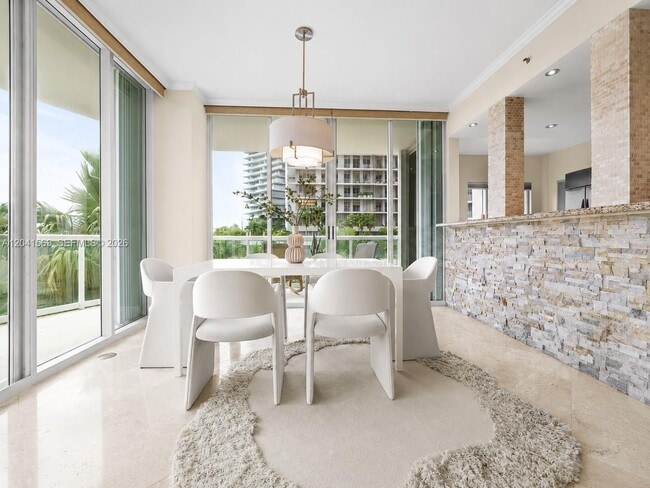 2645 S Bayshore Dr Unit 304