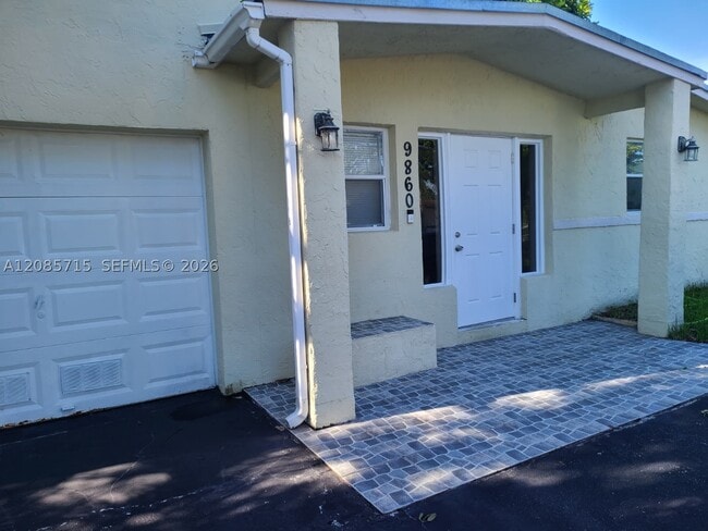 Building Photo - 9860 SW 83rd St