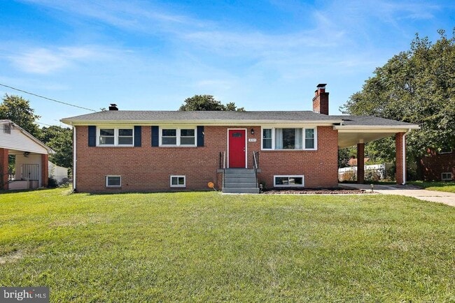 Building Photo - 8305 Bernard Dr