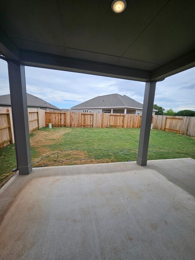 Photo - 2727 Crested Creek Ln