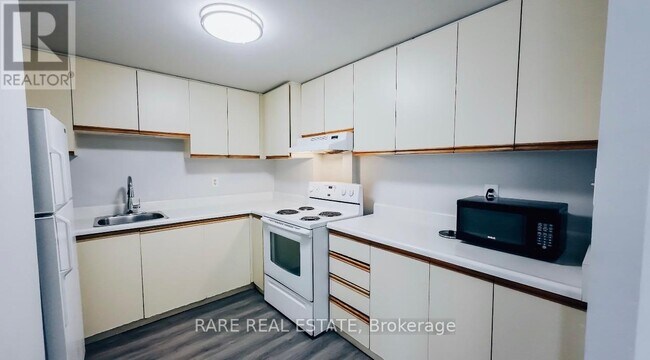 Photo - 99 Bellevue Ave Unit 7