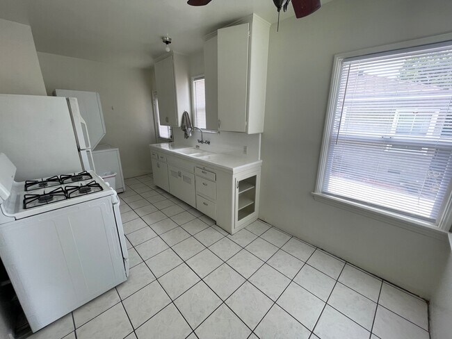 Photo - 1226 N Cordova St