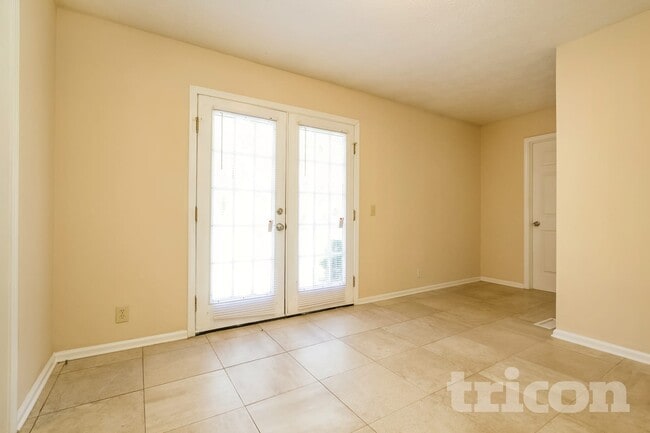 Photo - 252 Elizabeth Dr