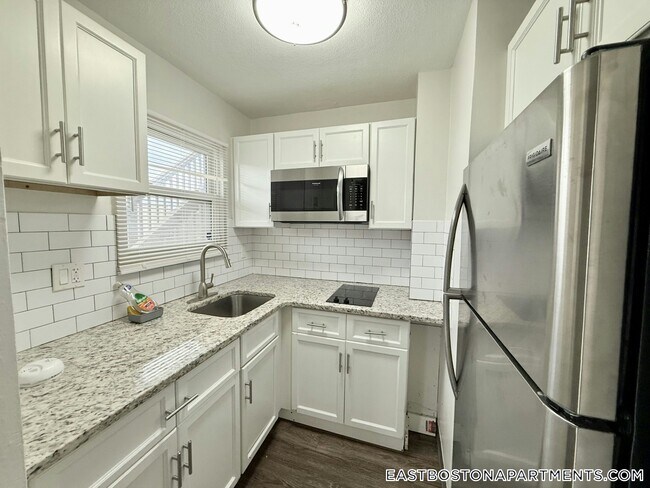 Photo - 298 Meridian St Unit 2