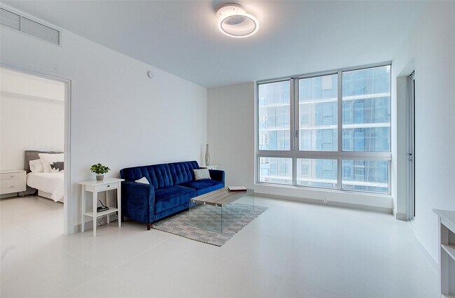 Photo - 300 S Biscayne Blvd Unidad T-2104