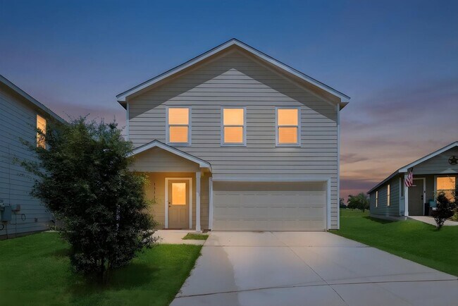 Building Photo - Beautiful 4-Bedroom Home with Golf & Clubhouse Access